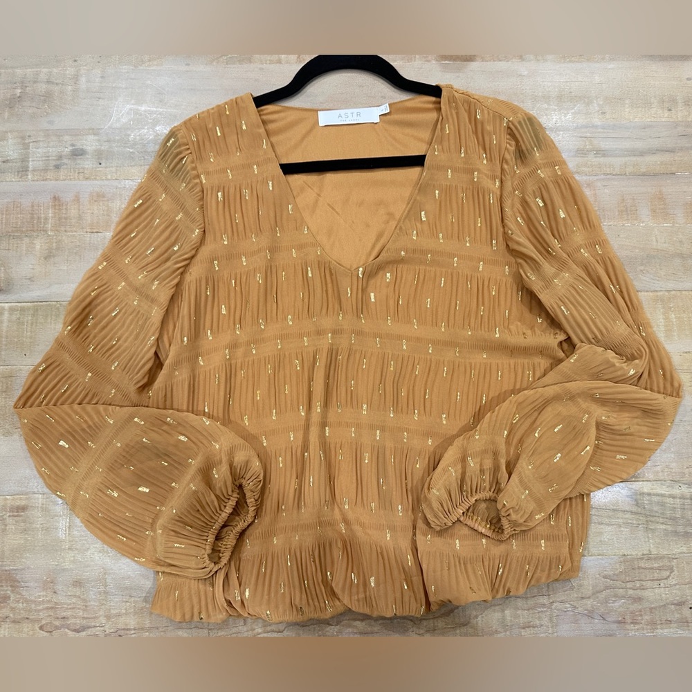 ASTR the Label gold metallic pattern long sleeve chic sheer bubble blouse top